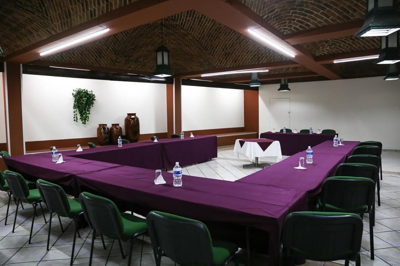 Hotel & Suites Villa Del Sol Morelia Exterior photo
