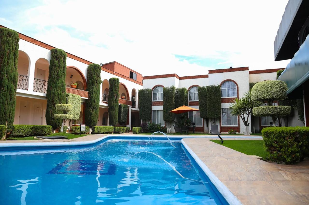 Hotel & Suites Villa Del Sol Morelia Exterior photo