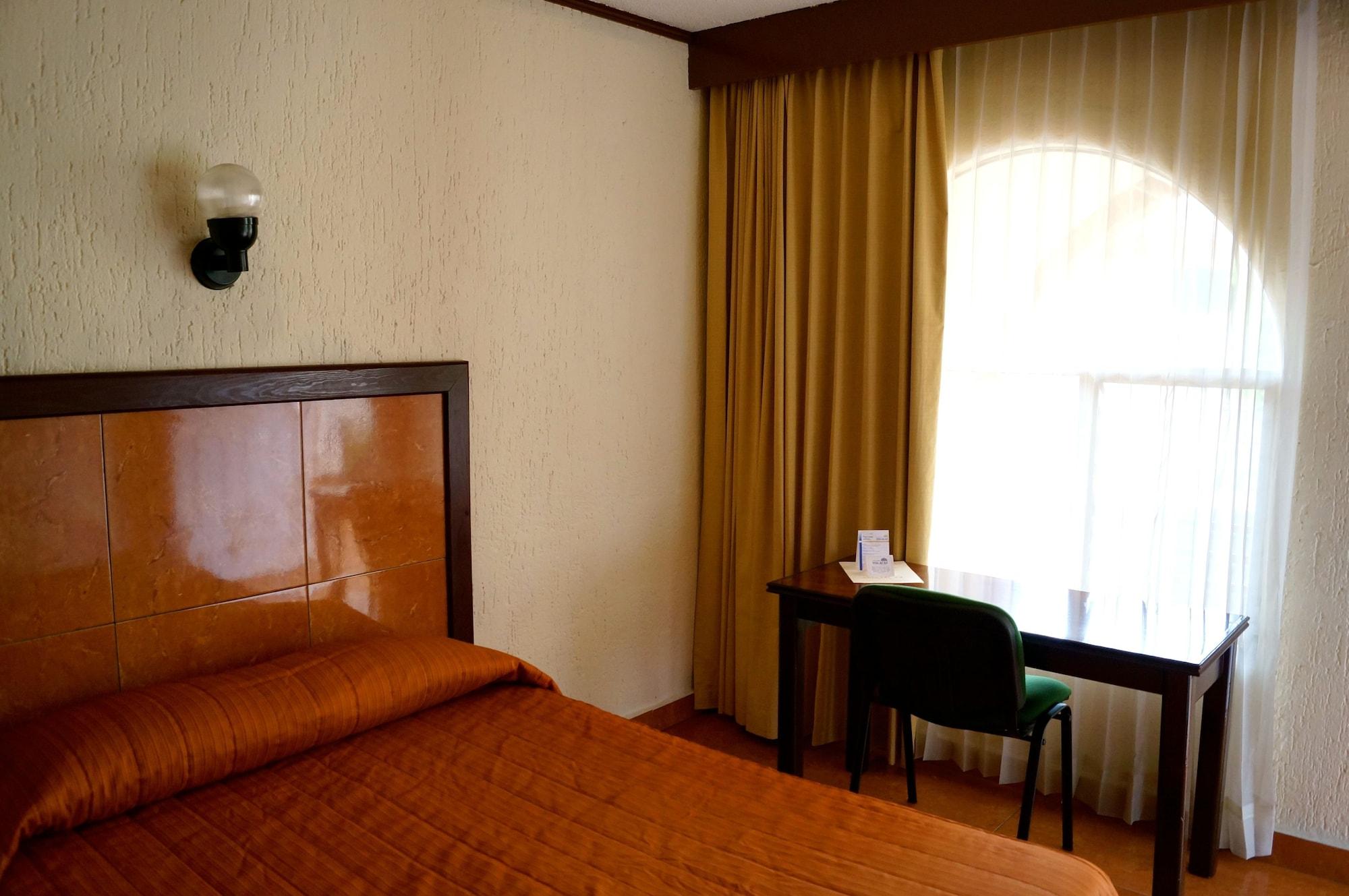 Hotel & Suites Villa Del Sol Morelia Exterior photo