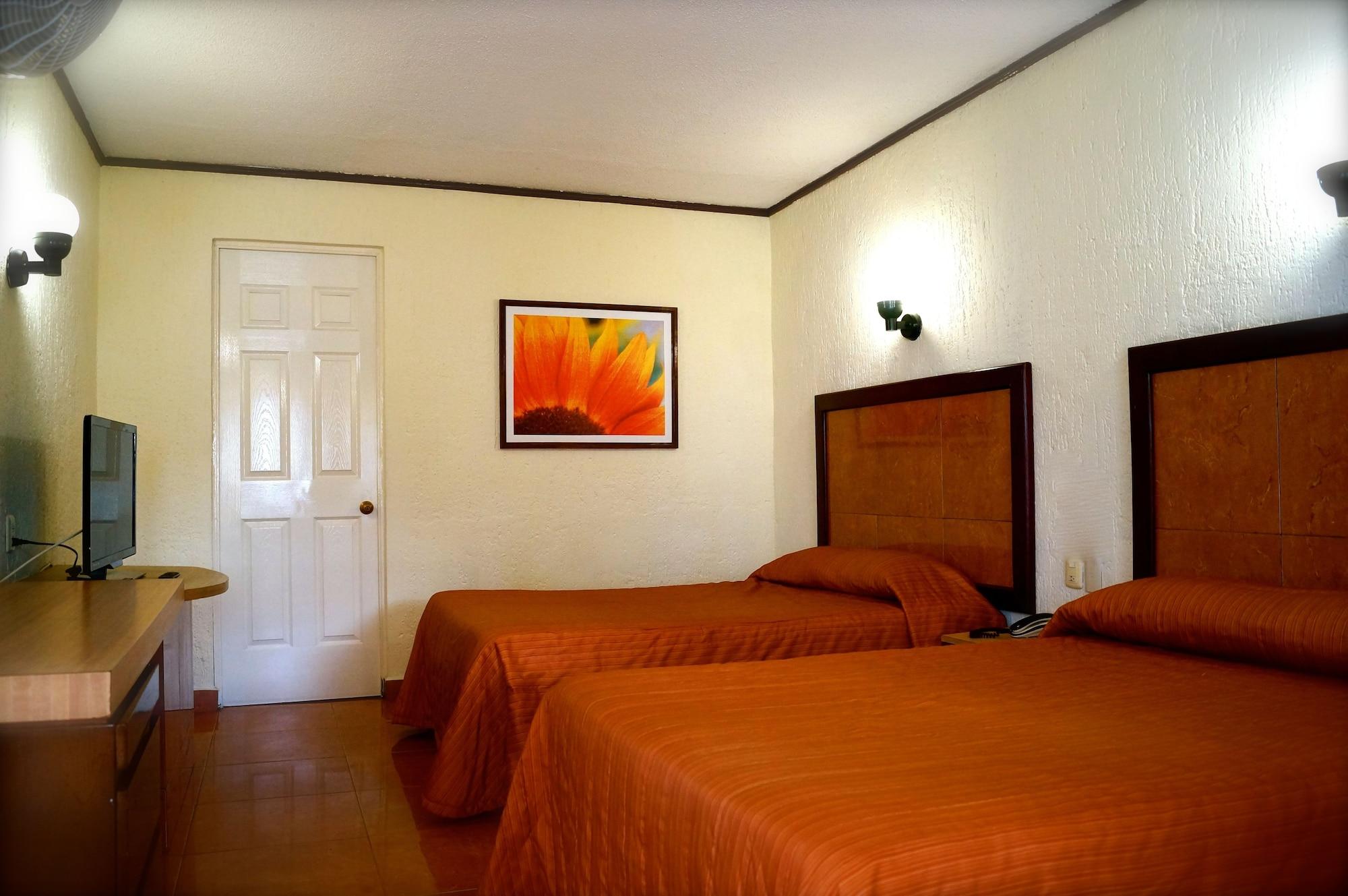 Hotel & Suites Villa Del Sol Morelia Exterior photo