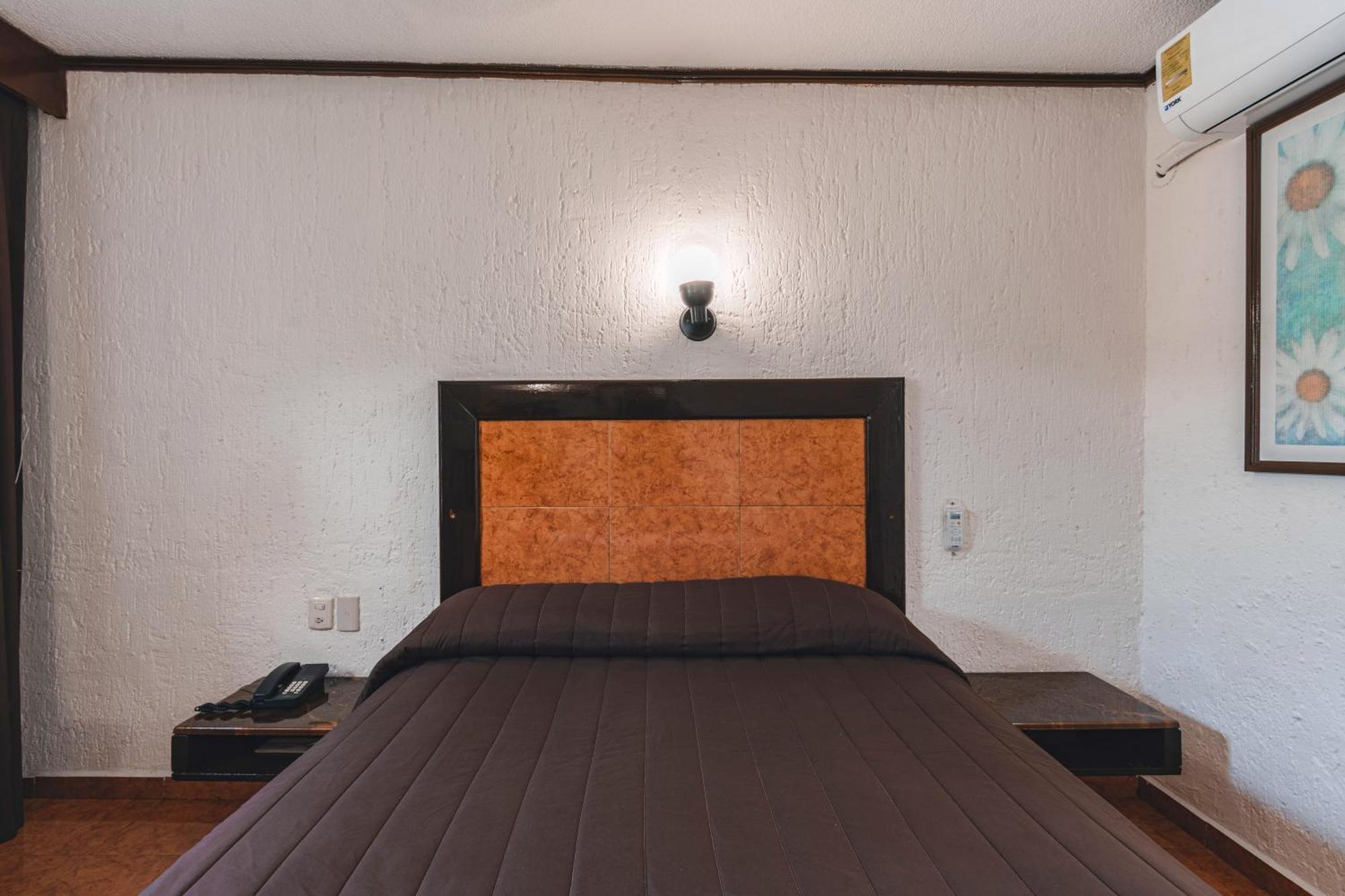 Hotel & Suites Villa Del Sol Morelia Exterior photo