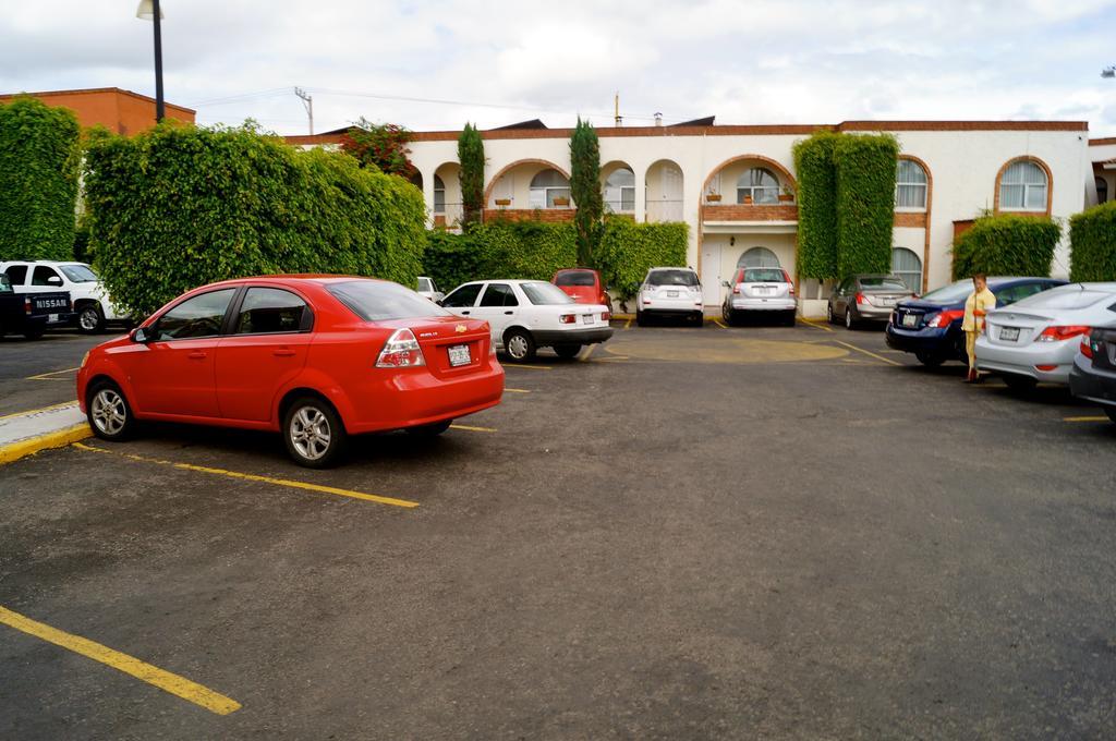 Hotel & Suites Villa Del Sol Morelia Exterior photo